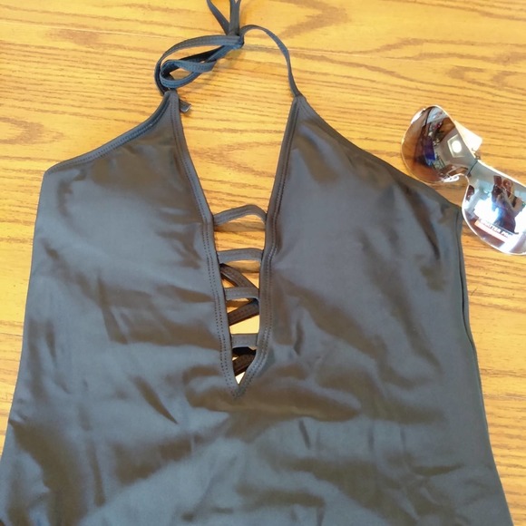 One piece black halter swimsuit - Picture 4 of 5
